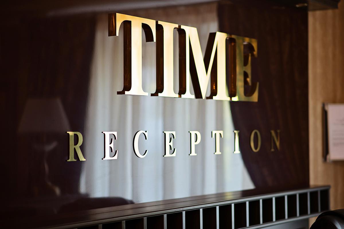 Time Hotel Kiev Buitenkant foto